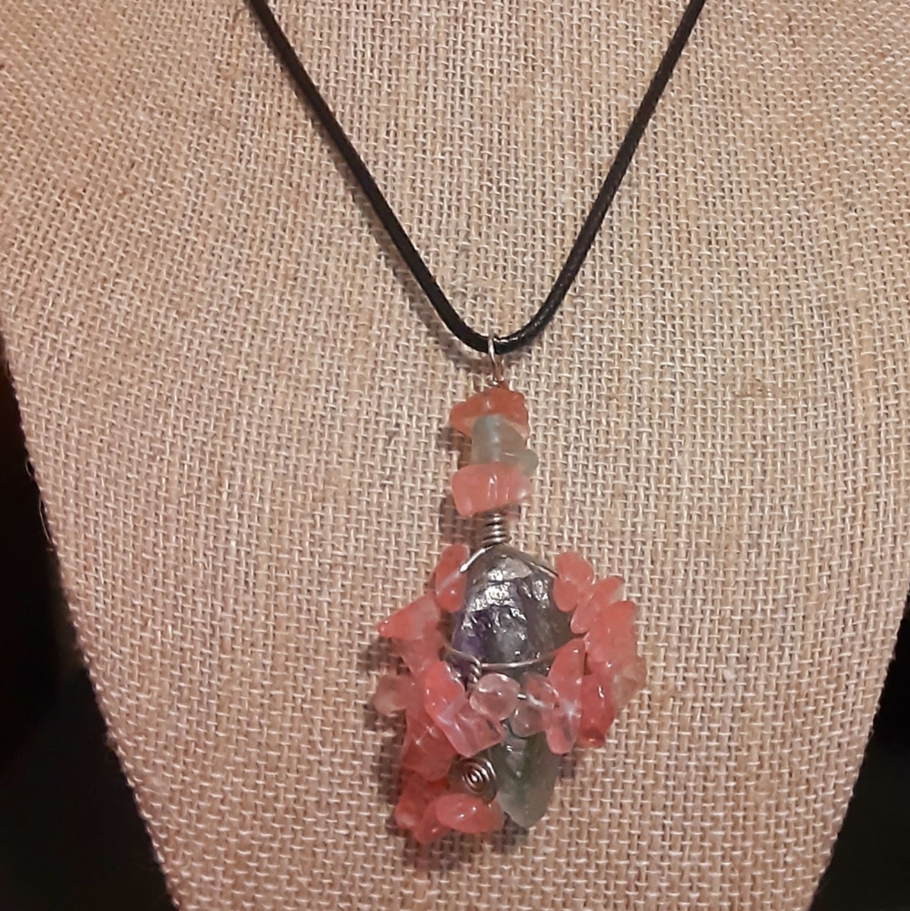 Boho-chic Fluorite Raw Crystal Wi Pendant Necklace with Strawberry Quartz Beads